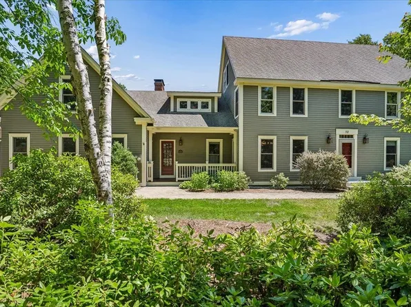 12 Middleton Drive, Bedford, NH 03110