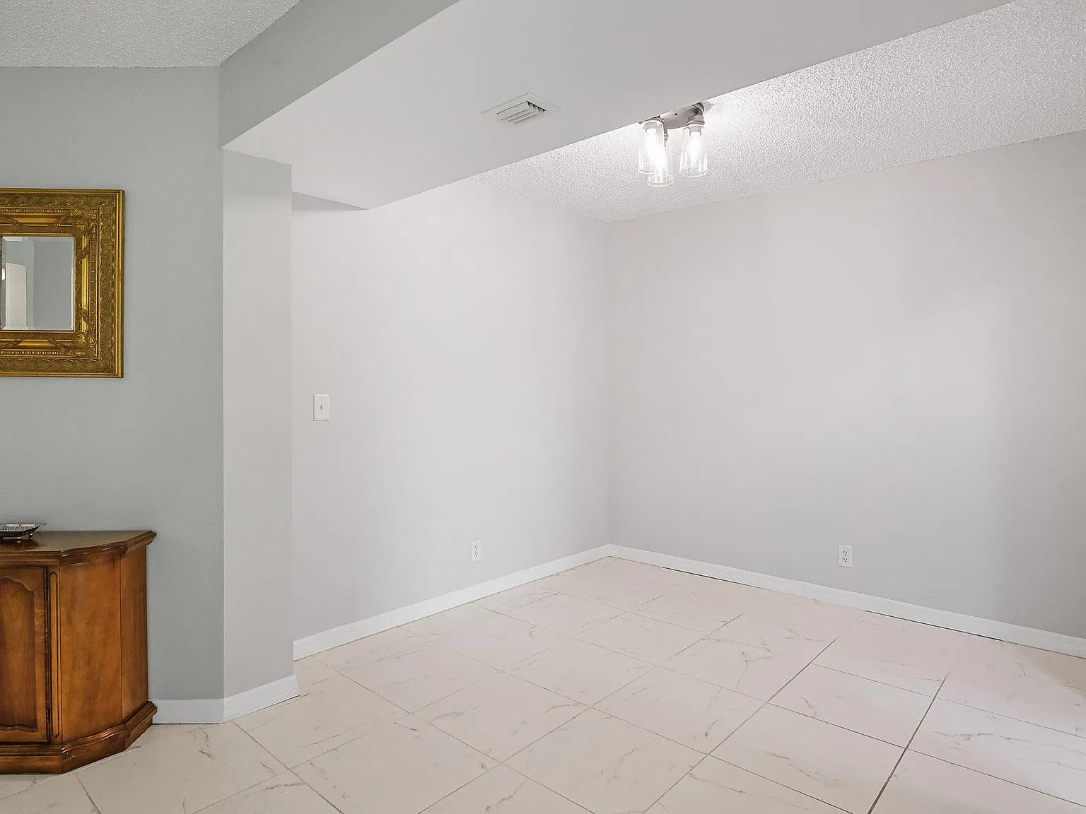 2 bed, 2.0 bath, 1090 sqft, $1,800 — Photo 4