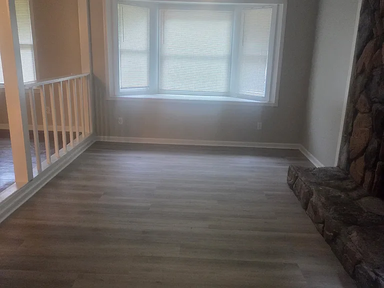181 Moss Rd — Photo 2