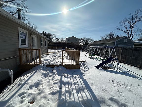 3rd image of 10 Charles Ct