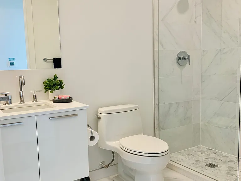1 Gloucester St #816 — Photo 11