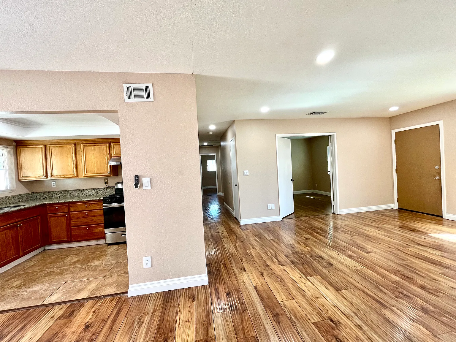 10921 Harcourt Ave — Photo 3
