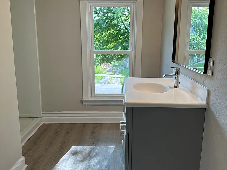 526 Beech St — Photo 6