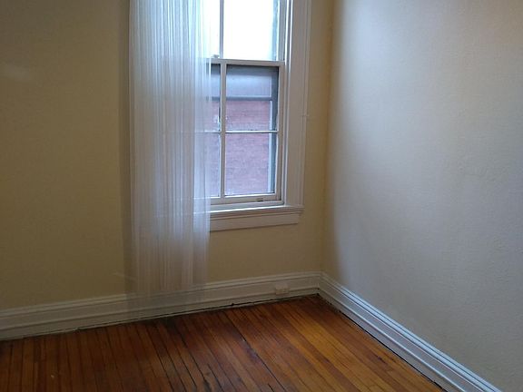 smallest BR 10' x 7' 6"