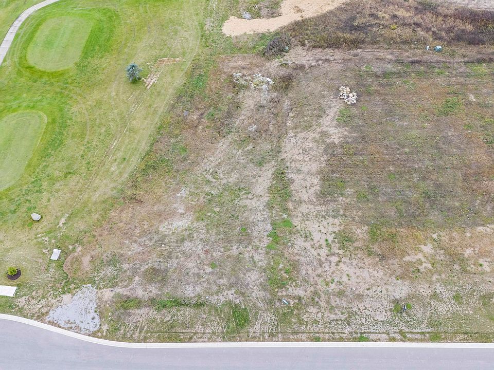 1st image of 2221 Golfview Dr