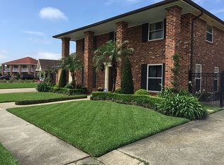 6820 Rugby Ct, New Orleans, LA 70126