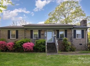 1009 N Main St, Mount Holly, NC 28120