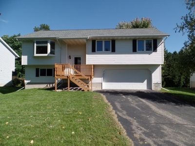 206 Thomson Ln, Oregon, WI, 53575