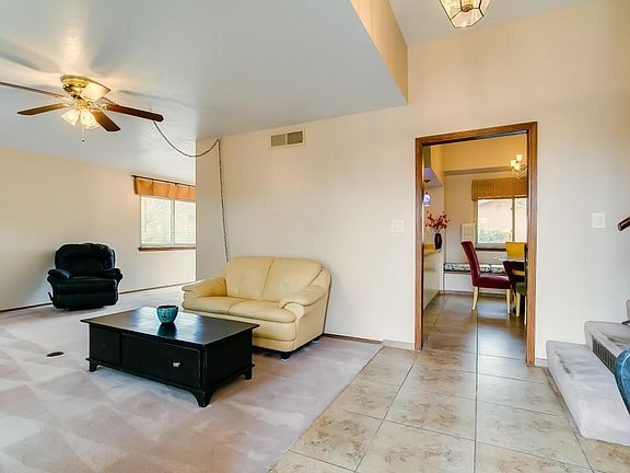 006_Living Room (1)