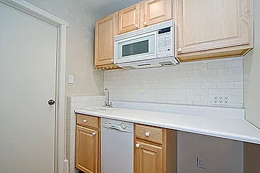 Rented by Barkoff Residential 