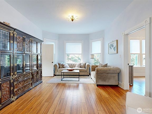 5th image of 345 E Birch Street