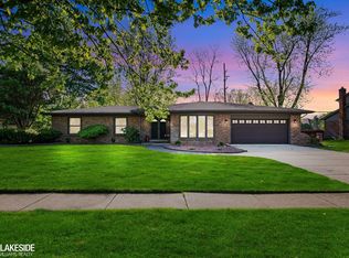 52335 Briggs Ct, Shelby Township, MI 48316