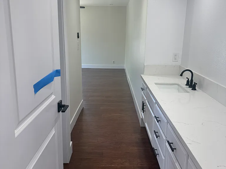 14209 Riverside Dr #102 — Photo 8