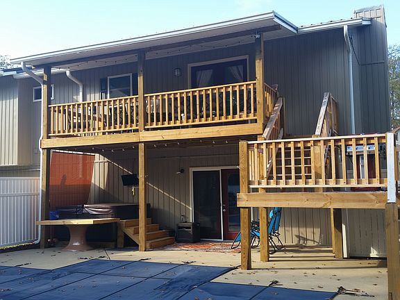 Added a large deck to the po