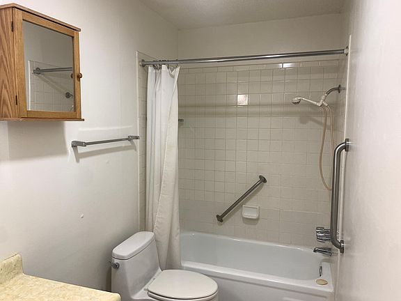 2nd image of 3803 N Rockwell Ave #106