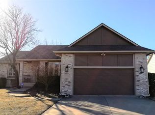 2215 N Chadsworth Ct, Wichita, KS 67205