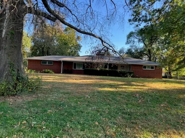 6305 NW Crystal Pool Dr, Platte Woods, MO 64151