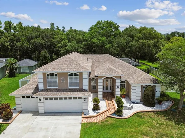 1460 Kensington Woods Dr, Lutz, FL 33549
