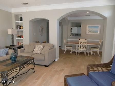 4th image of 2252 Beach Dr