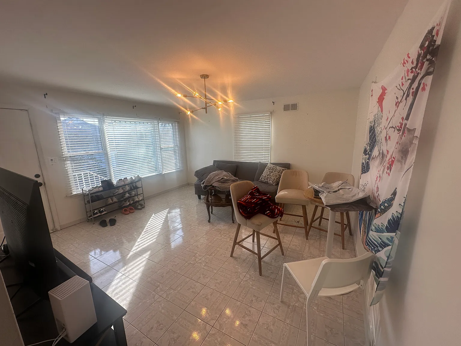 3 bed, 2312 sqft, $4,000 — Photo 2
