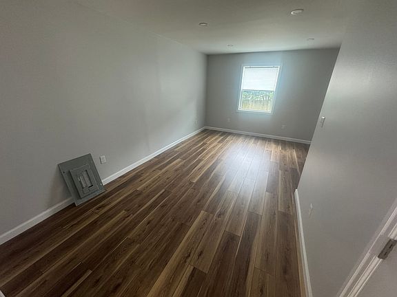 3rd image of 9 Evans St #3