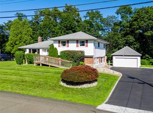 28 Terrace Ave, Nanuet, NY 10954