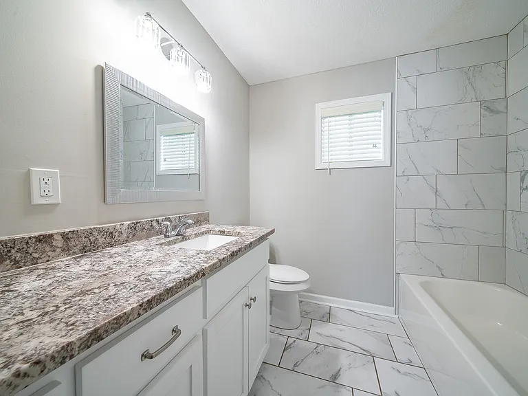 6040 Luna Dr — Photo 9