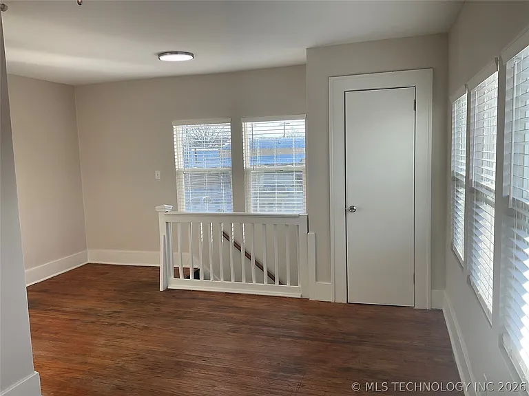 1351 E 6th St — Photo 13