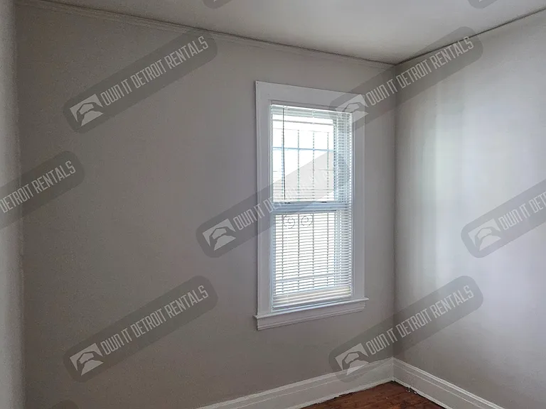 5571 Fairview St — Photo 11