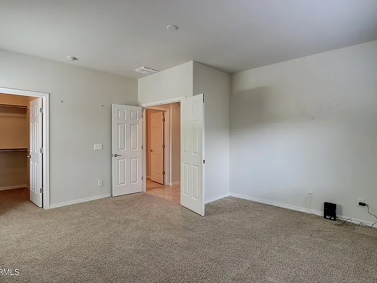 6328 W Victory Way — Photo 14