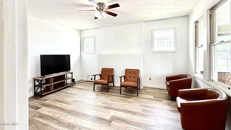 5th image of 974 Washington Avenue
