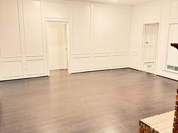 2nd image of 1004 Silverthorn Ct