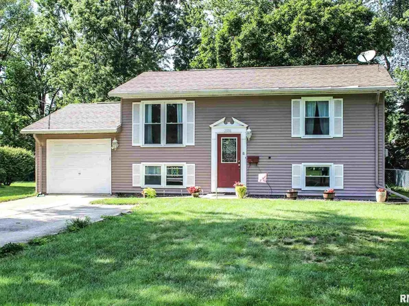 2006 Plum St, Jacksonville, IL 62650