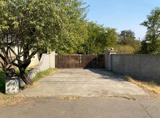 2720 Walnut Ave, Carmichael, CA 95608