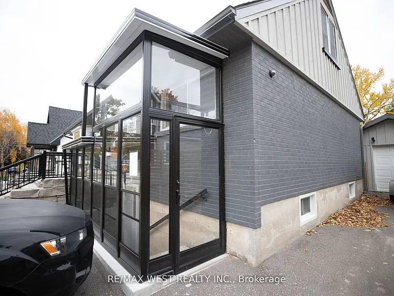 93 Peel St #2 — Photo 31