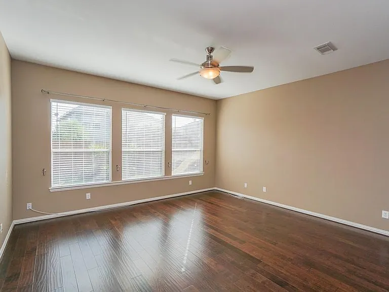 7102 Thistlewood Park Ct — Photo 8