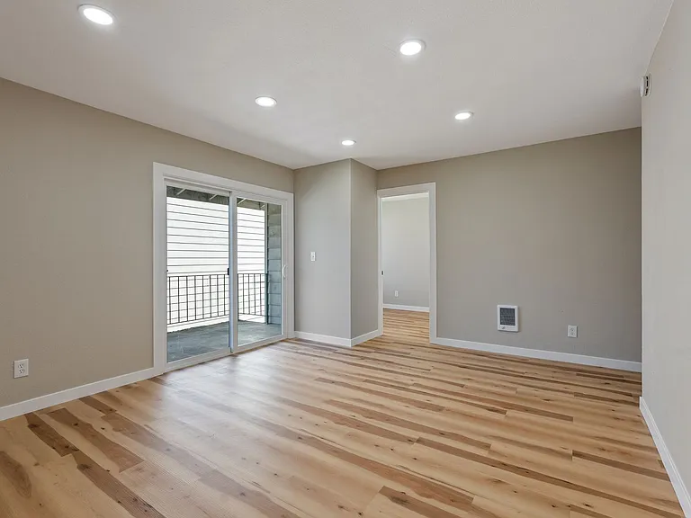 Sandy Terrace Apartments — Photo 56