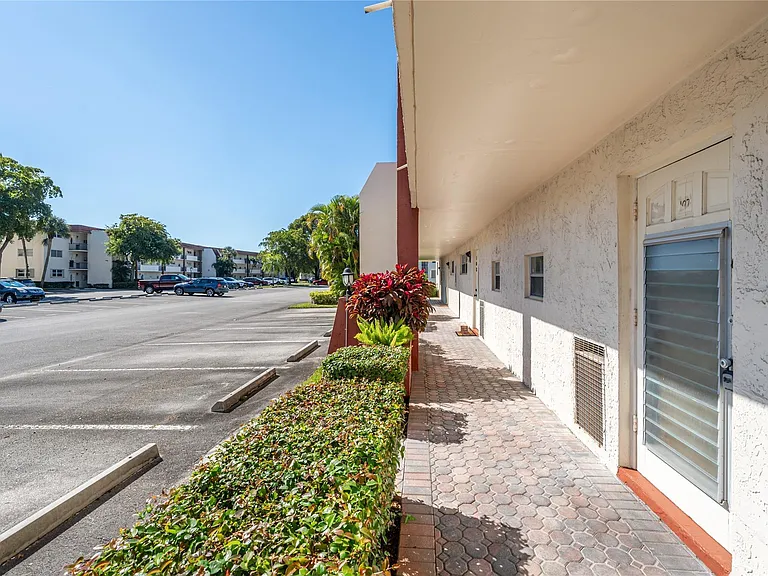 9523 S Hollybrook Lake Dr #107 — Photo 48