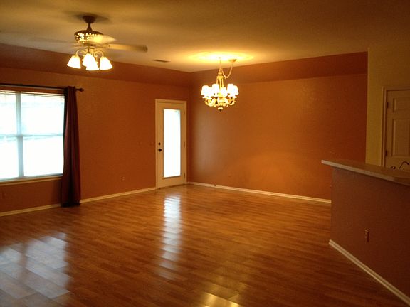 2nd image of 12128 Hickory Creek Blvd