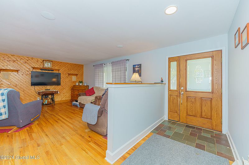 5th image of 10 Fireside Lane