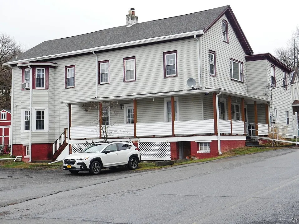 19 Main St #4