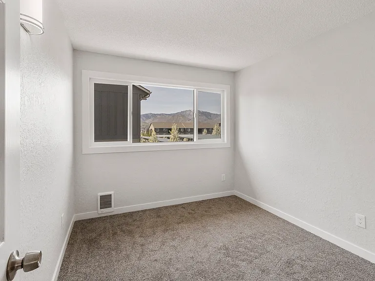 Columbia Crest Townhomes — Photo 18