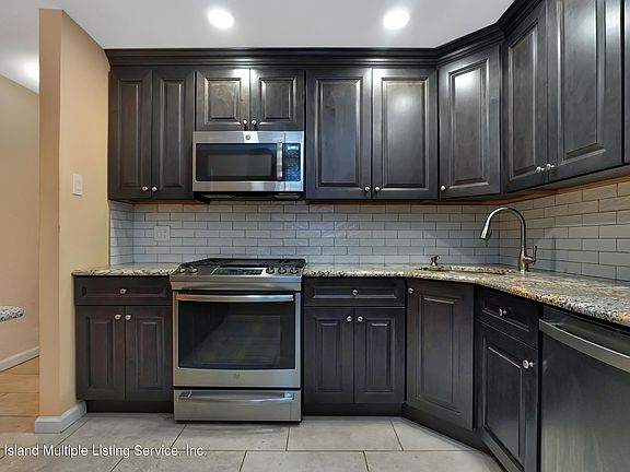 4th image of 521 Leverett Ave
