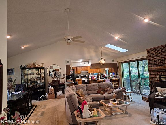 4th image of 12945 Autumn Ridge Ct