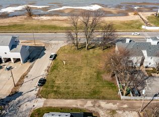 1506 E Perry St, Pt Clinton, OH