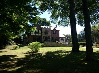 410 W Roxbury Pkwy, West Roxbury, MA 02132