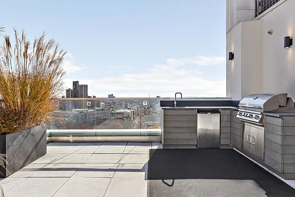 Sold by Compass | media 25