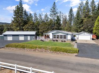 549 Rogue Air Dr, Shady cove, OR 97539