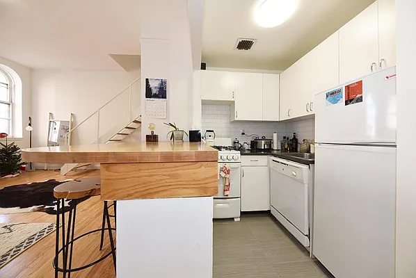 Rented by Buchbinder & Warren | media 22