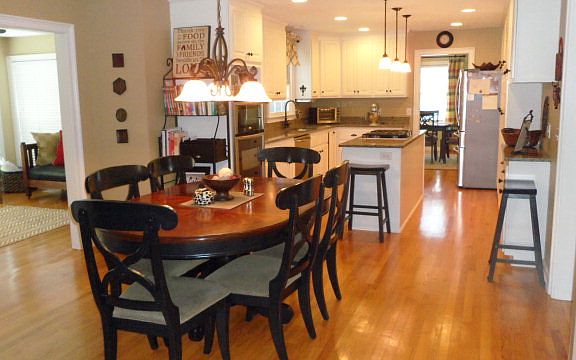 4th image of 2036 Huron Dr